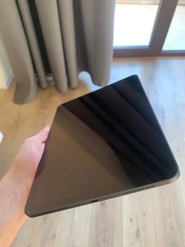 Ipad Air 4 gen, 64gb, wi-fi, американец. В комплекте чехол, пленка, оригинальная зарядка. В идеальне — Тбилиси — 1 300 ₾