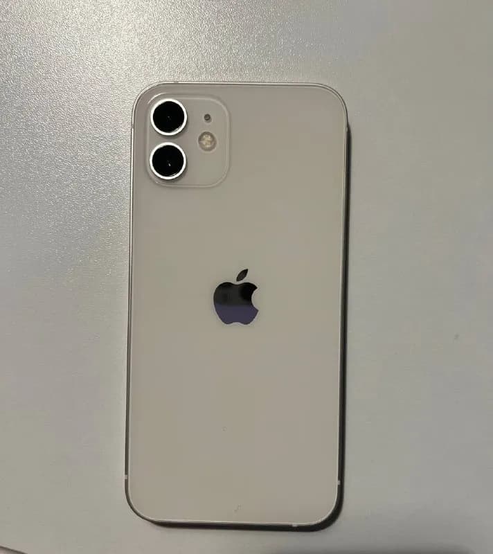 1. Iphone 12, 256gb, белый, отличное состояние, есть один мизерный скол. 84% аккум, все работает. Ай — Тбилиси — 1 600 ₾