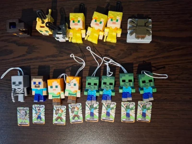 1 шт. — 5 лари. Или обменяю две моих фигурки Minecraft на одну вашу. Интересуют те, которые не закра — Батуми — 5 ₾