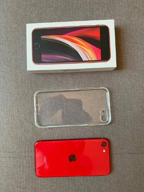 IPHONE SE 64 ГБ, последняя модель, АКБ 94%, коробка, чехол и бронь в подарок, без сколов и царапин, сос — Тбилиси — 490 ₾
