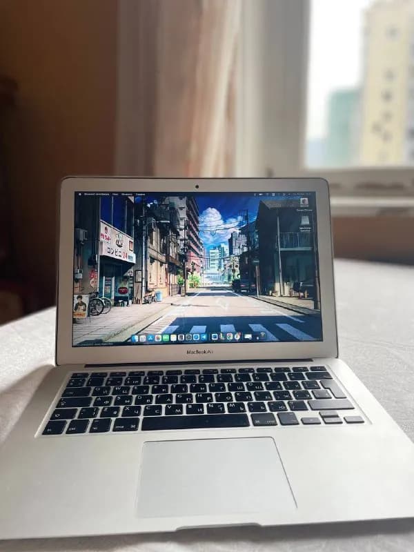 MacBook Air 2015 в хорошем состояние. Отдаю вместе с оригинальной зарядкой, из нюансов батарея держи — Тбилиси — 600 ₾