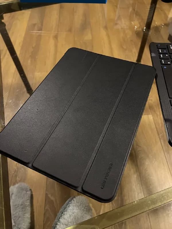 IPad Pro 11» — б/у, состояние 4+, есть одна царапина, цена 30 лари — Тбилиси — 30 ₾