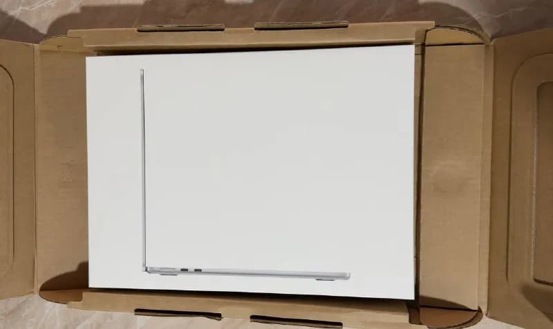 Macbook Air M5 2026 silver 16/512 — Тбилиси — 3 350 ₾