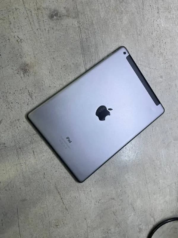 iPad Air 4G/16Gb — Тбилиси — 330 ₾
