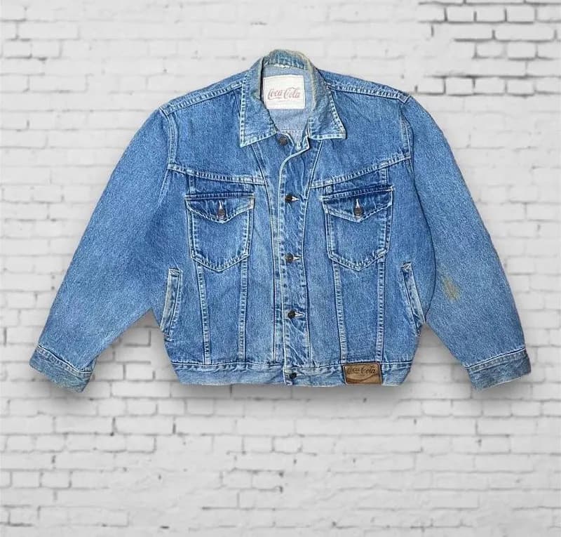 1 Coca-Cola Vintage, L, 65 лари — Тбилиси — 65 ₾