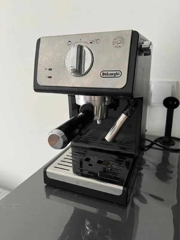 DeLonghi с капучинатором. — Тбилиси — 250 ₾