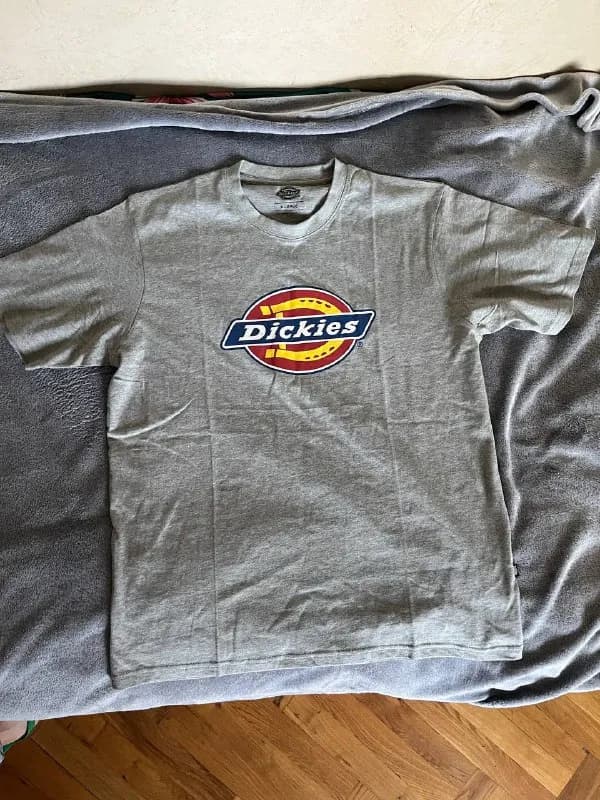 Dickies XL, новая. 70 лари. лс (Тбилиси) — Тбилиси — 70 ₾