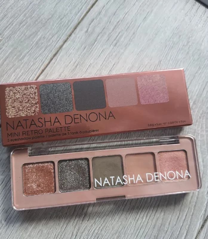 Natasha Denona mini retro. Сделала пару макияжей. Покупала перед этим новым годом на сайте feeluniqu — Тбилиси — 60 ₾