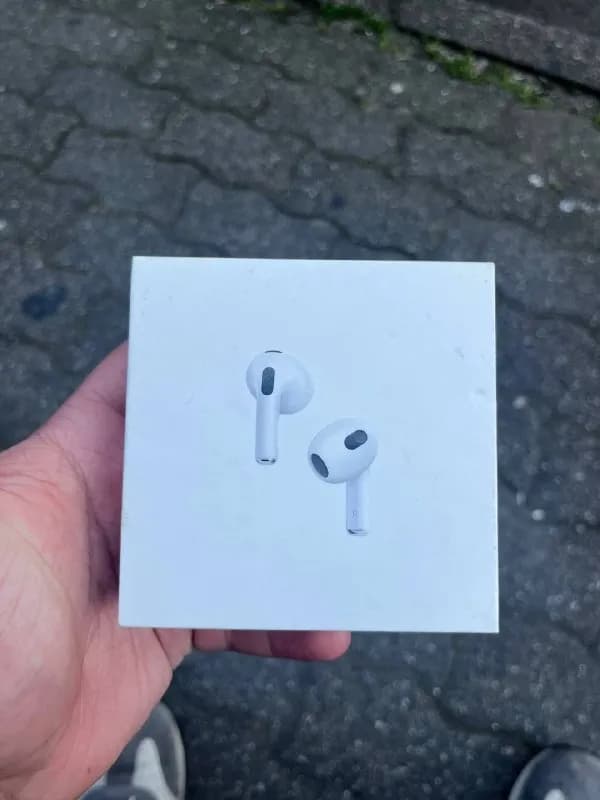 AIR PODS 3 АЙР ПОДС 3. — Батуми — 180 ₾