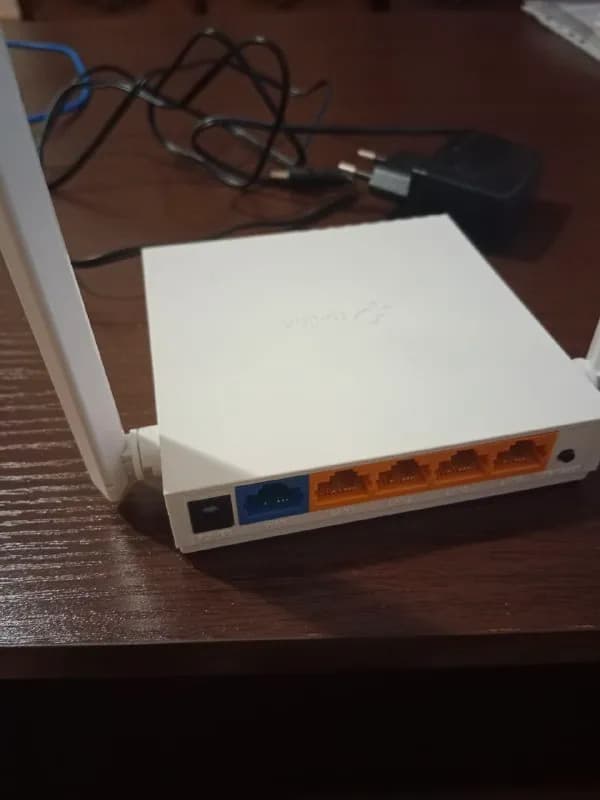 Wi-Fi роутер TP-Link. Как новый. С блоком питания. 25 лари, Сабуртало — Тбилиси — 25 ₾