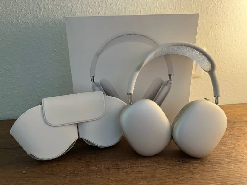 AirPods Max. Отличное состояние. Куплены в декабре. На гарантии. 1600 лари. — Тбилиси — 1 600 ₾