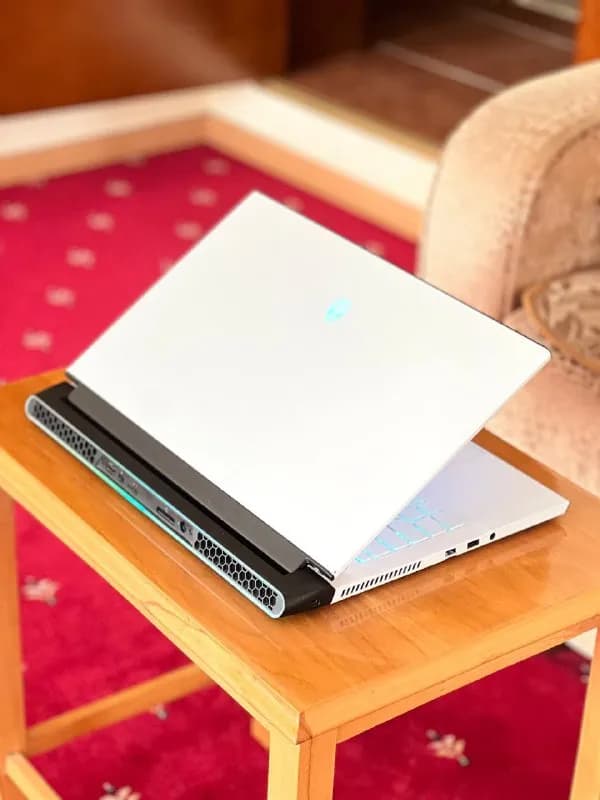 DELL ALIENWARE M17 R3 с видеокартой — Тбилиси — 1 200 ₾