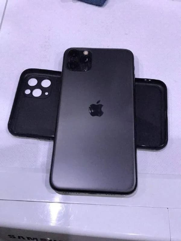 iPhone 11 Pro Max, 64 gb. Цена 1150 лар — Тбилиси — 1150 ₾