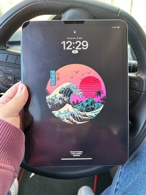 iPad Air 5 (M1), 256 GB + Smart Folio — Тбилиси — 2 100 ₾