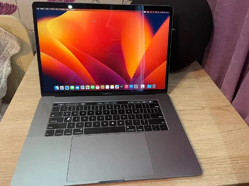 MacBook Pro 2018 15.4 — Тбилиси — 2 500 ₾