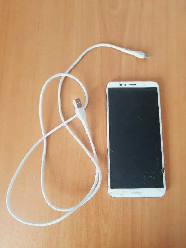 Huawei Y6 — Тбилиси — 55 ₾