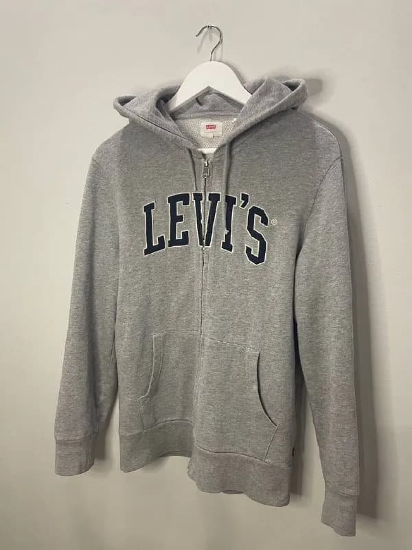 2. Худи Levi’s — Тбилиси — 60 ₾