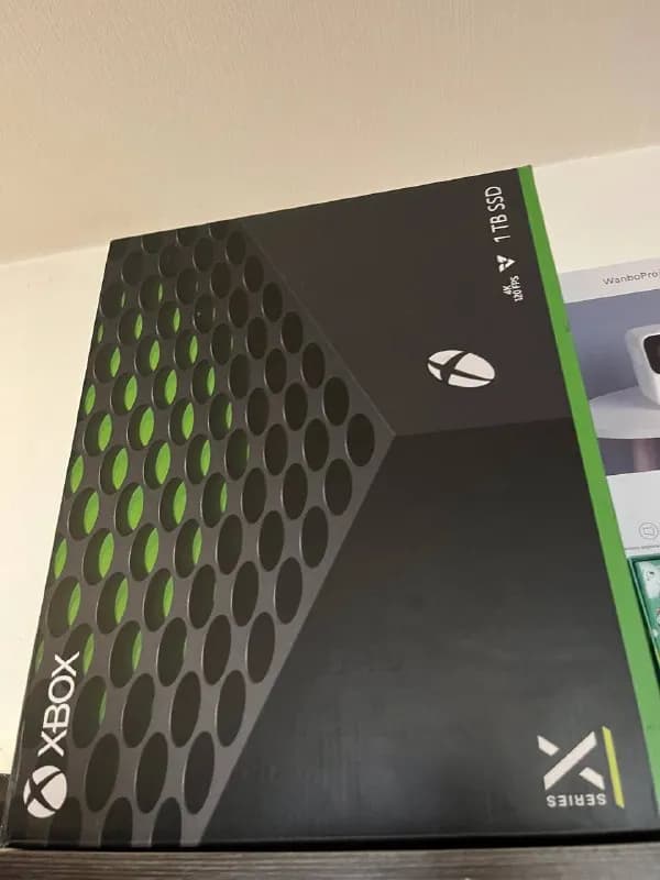 Xbox series x. Полный комплект, плюс 2 игры. На гарантии. Район Варкетили. 1300 лари. — Тбилиси — 1 300 ₾