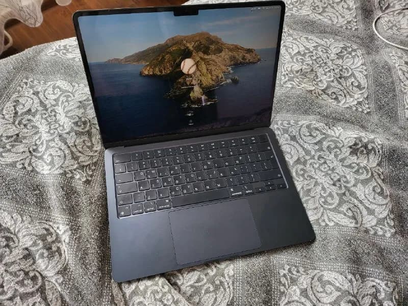 Macbook Air M2 Midnight 8Gb/256Gb — Тбилиси