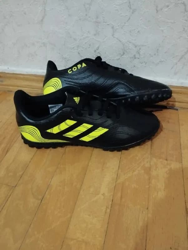 Adidas, размер 37, идеальное состояние, цена 70 лари — Тбилиси — 70 ₾
