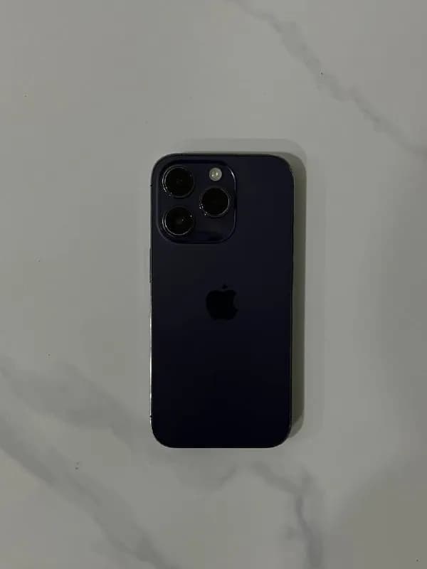 iPhone 14 pro 128gb в хорошем состоянии, присутствуют небольшие царапины на экране, под защиткой особо — Батуми — 900 ₾