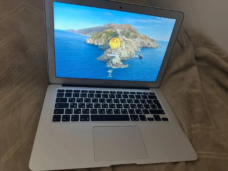 MacBook Air — Тбилиси — 1 100 ₾