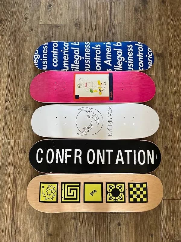 1. Supreme (illegal business controlls america) — 130 USD — Тбилиси — 130 $