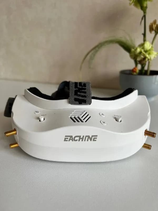 fpv очки для квадракоптеров — Eachine EV300D FPV Goggle — 1280*960 5.8G 72CH Dual True. — Тбилиси — 800 ₾