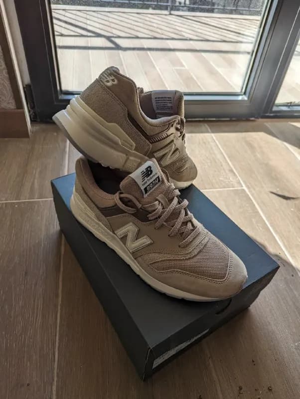 new balance 997h мужские, размер 9 us. Покупались на ebay, не подошли по размеру. Цена — 220 лари. — Тбилиси — 220 ₾
