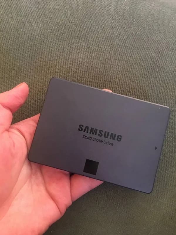 Ssd Samsung 870 QVO 1TB, нулёвый не использовался, без провода. 270 лари, район Либерти Сквэр. — Тбилиси — 270 ₾