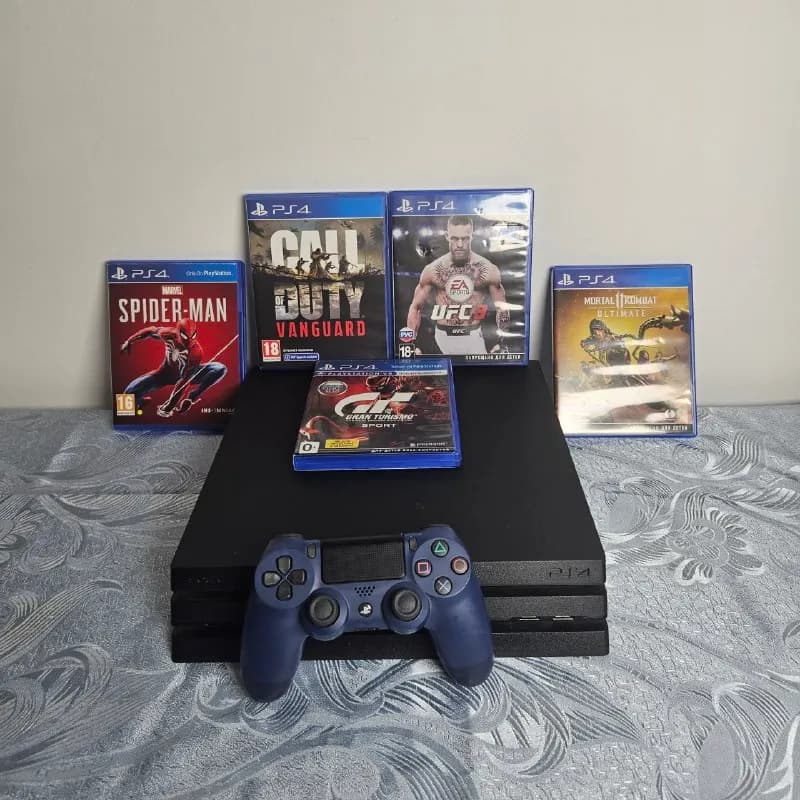 ps playstation 4 pro 1tb состояние идеальное все кабеля в комплекте, для зарядки джойстика, hdmi, — Тбилиси — 480 ₾