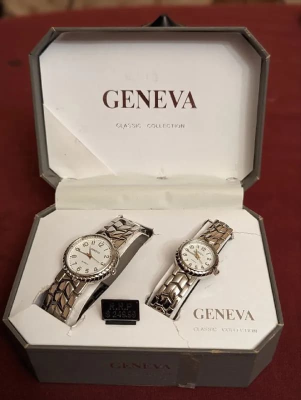 Geneva Classic Collection. Парные часы. Новые, не носились. Привезены из Америки. Оригинал с ценнико — Тбилиси — 150 ₾