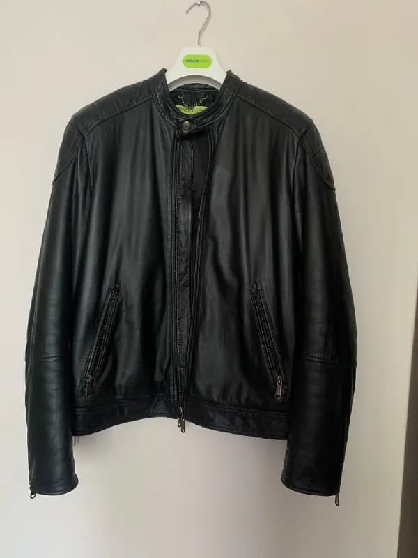 Кожанка Versace, размер L — Тбилиси — 650 ₾