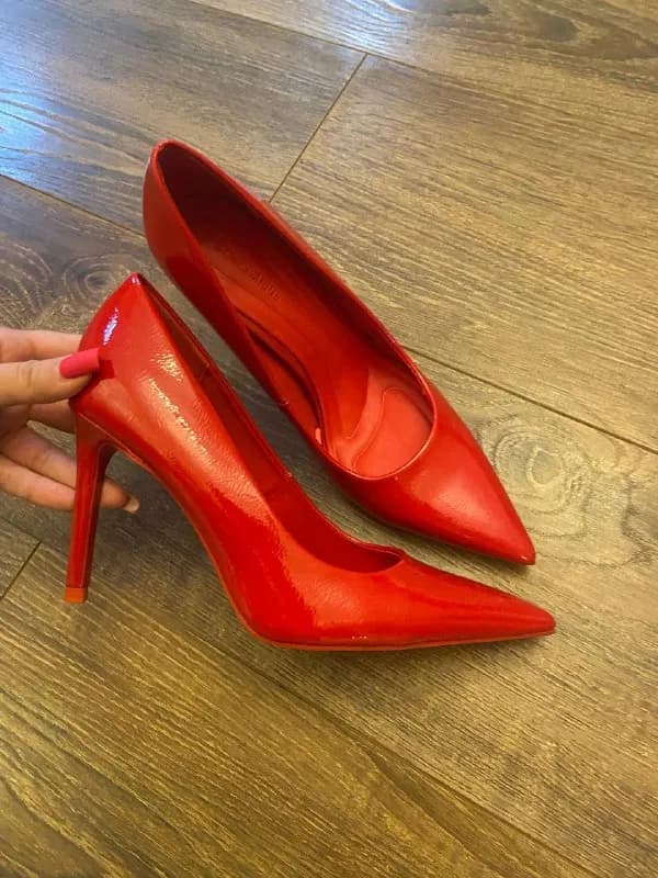 STRADIVARIUS 38-39р. — Тбилиси — 90 ₾