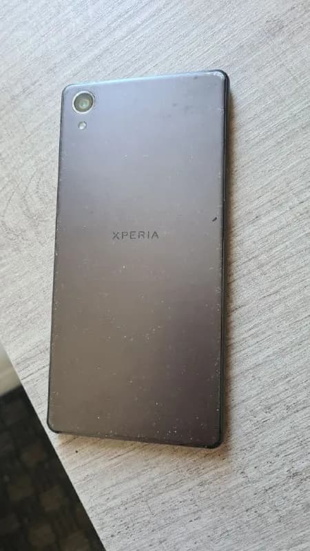 sony Xperia f5121 без кабеля и зарядки. Старый, проблемы или с контроллером заряда или ещё с чем. Вы — Тбилиси — 30 ₾