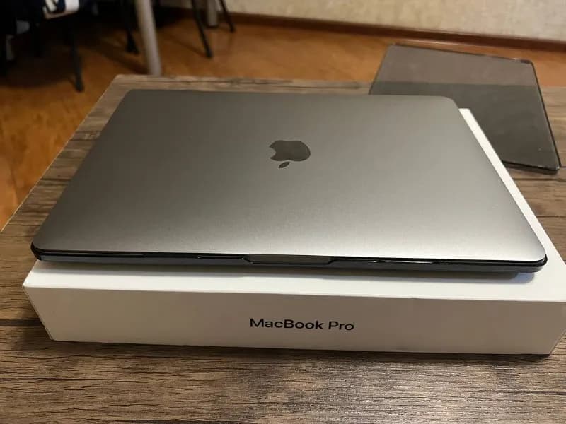 MacBook Pro 13 2017 года — Тбилиси — 600 $