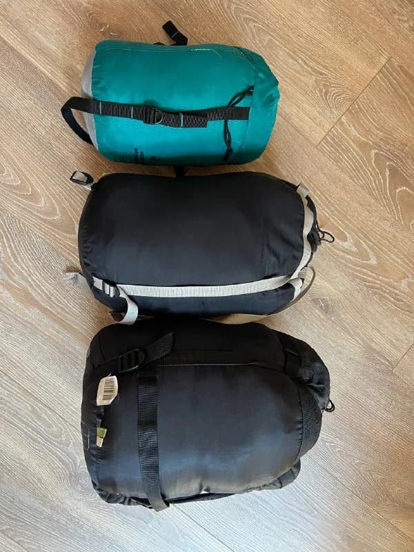 3 синтетических спальника — Тбилиси — 150 ₾