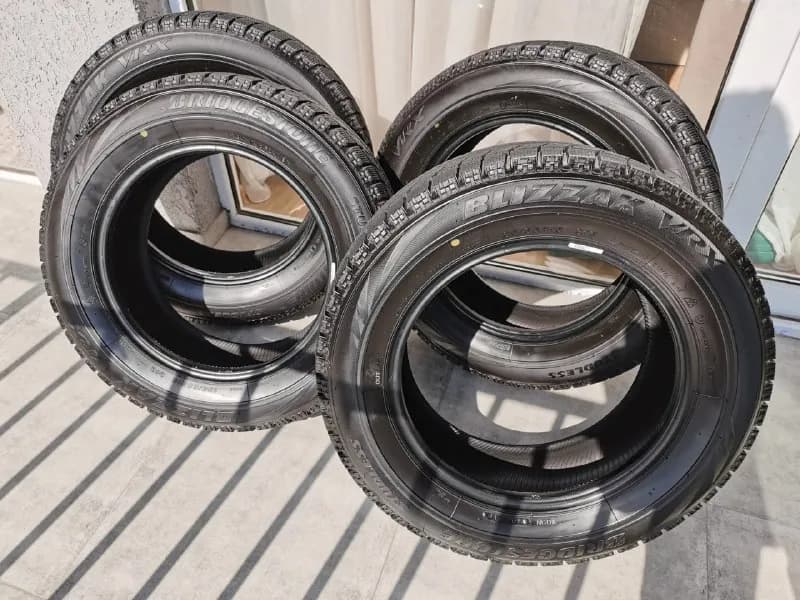 Bridgestone Blizzak VRX, лучшая среди зимних нешипованных шин, производимых компанией Bridgestone. Р — Тбилиси — 450 ₾