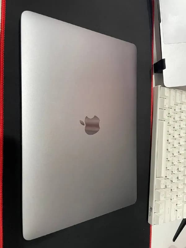 MacBook Pro 2018/ 13.3 / i7 / 16Gb/ 512 — цена 2100 лари — Тбилиси — 2 100 ₾