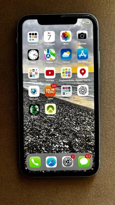 iPhone XR — 200 лари — Батуми — 200 ₾