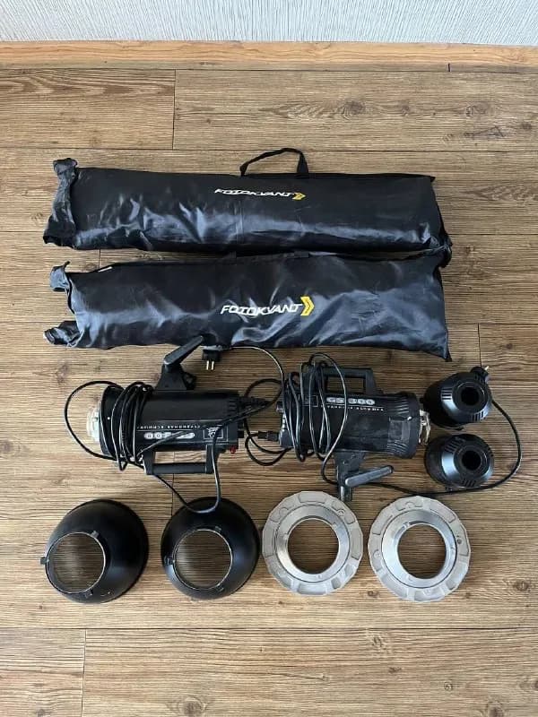 Grifon GS300(ресурс ламп более 90%) + софтбоксы Fotokvant SB-80120BW 80×120 см с адаптером Bowens. — Тбилиси — 320 ₾