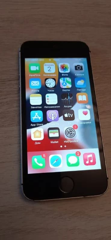 iPnone SE 32Gb. Тач то работает, то нет. В остальном без проблем. Состояние корпуса видно на фото. 1 — Тбилиси — 100 ₾