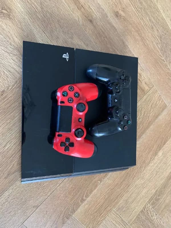 PlayStation 4 в хорошем состоянии, полностью рабочая, новая термопаста (быстро работает)👌 — Тбилиси — 240 $