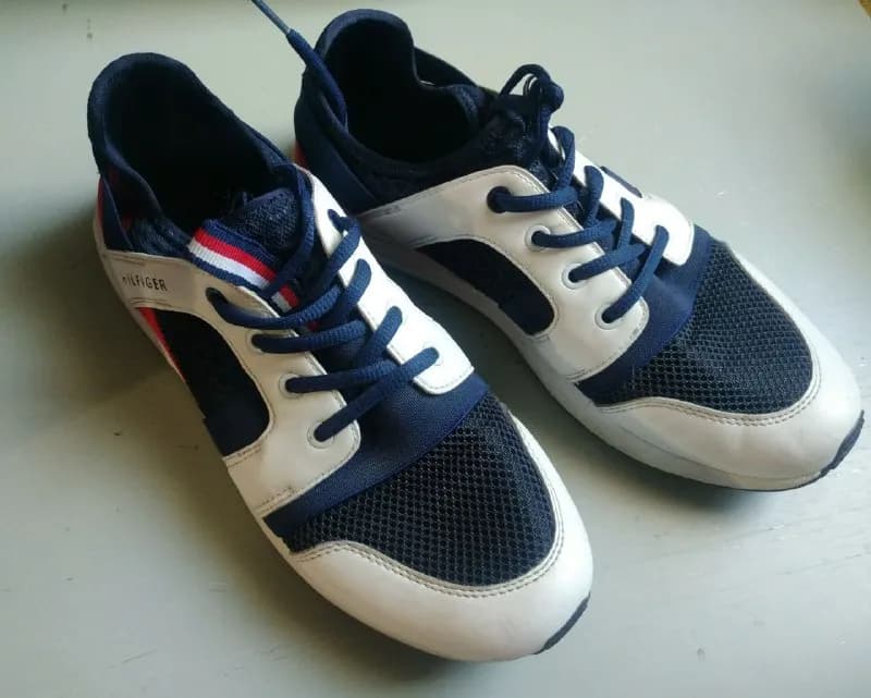 Tommy Hilfiger 42 размер — 30 лари — Тбилиси — 30 ₾