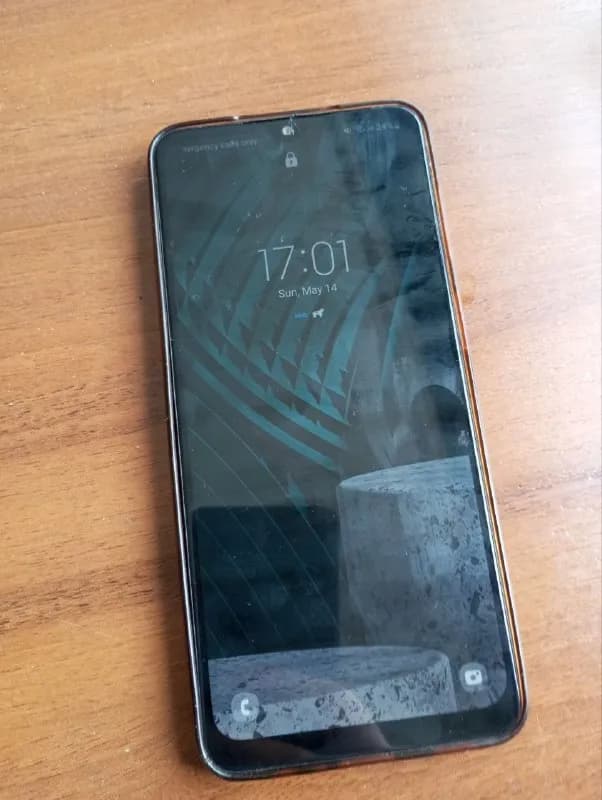 Samsung Galaxy A12 — внутрь попало немного воды, поэтому SIM-карты не работают, нуждается в ремонте; — Тбилиси — 120 ₾