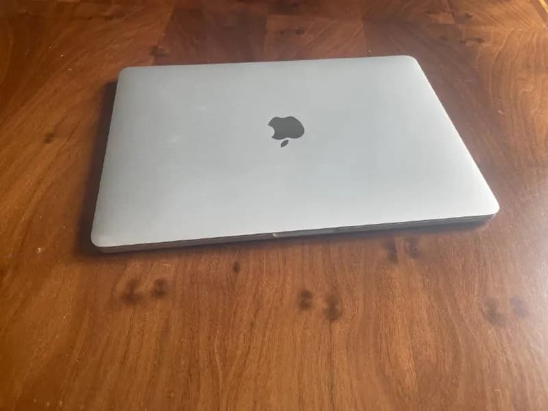 MacBook Pro 2017 Silver 13.3 — Тбилиси — 1 750 ₾