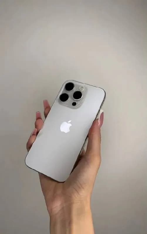 iPhone 15 Pro в белом цвете — Батуми — 1 520 ₾