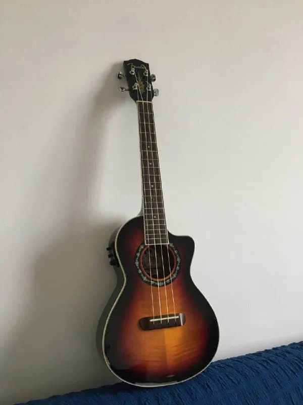 FENDER UKULELE T-BUCKET электроакустическая укулеле с встроенным тюнером — Тбилиси — 700 ₾