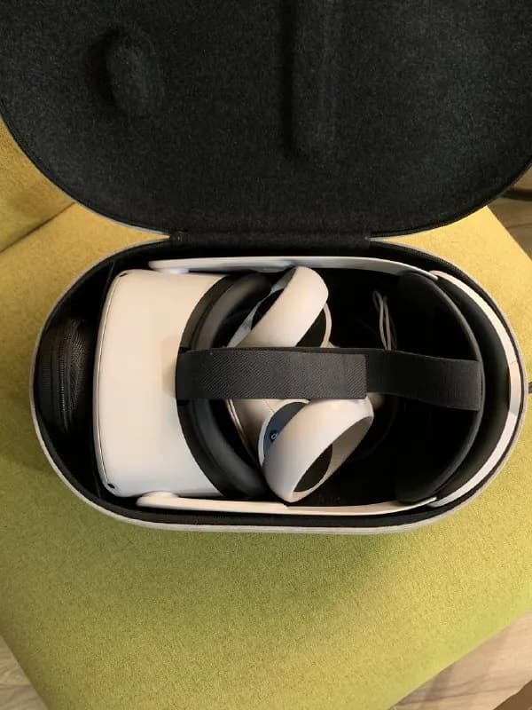 oculus quest 2 + чехол для него + элит страп и длинный usb кабель — Тбилиси — 1000 ₾