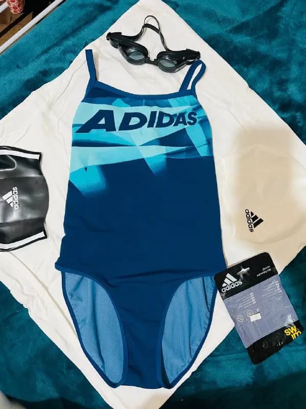 1. ADIDASS голубой размер M-L — Тбилиси — 65 ₾